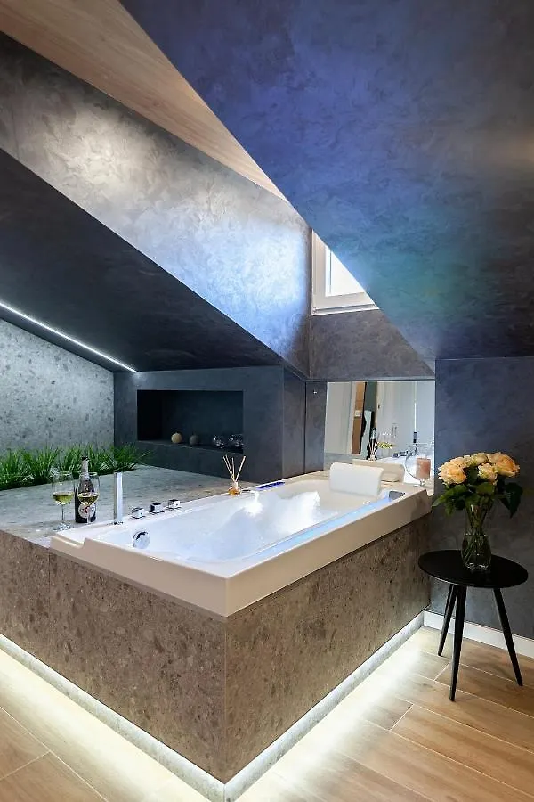 Royal Vip Jacuzzi Apart Leopoli 0*,